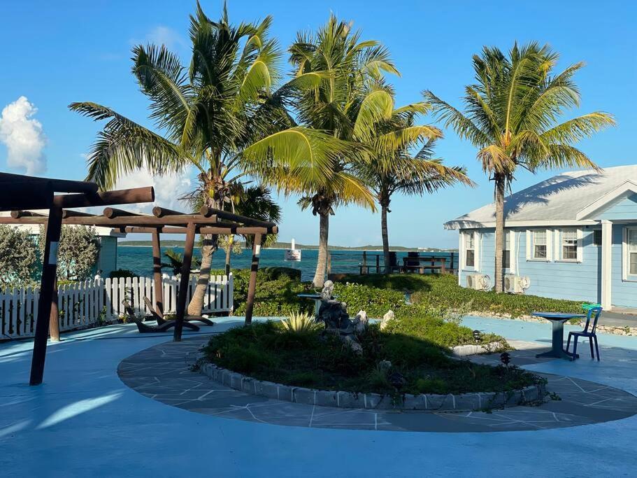 Beautiful Villa Just Steps Away From The Beach! George Town Exterior photo